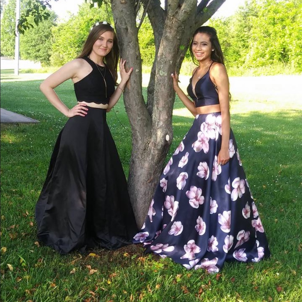 Prom Dress!! - Picture 5 of 7